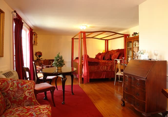A Guest Room at Hartwell House