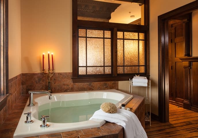 Hydrangea House bath room