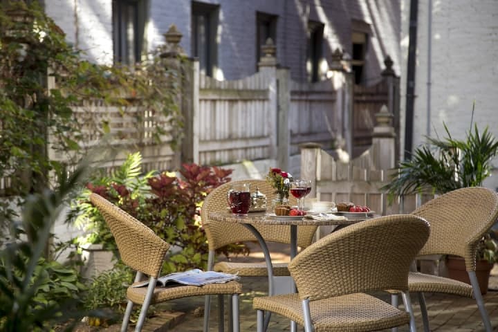 rachaels_dowry_exterior_patio