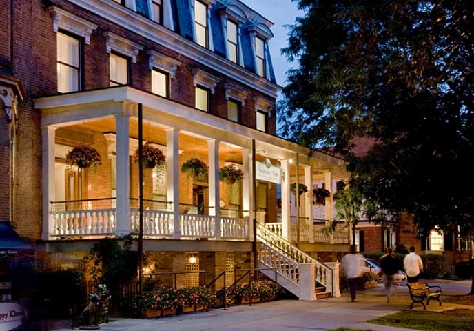 Saratoga Arms Hotel