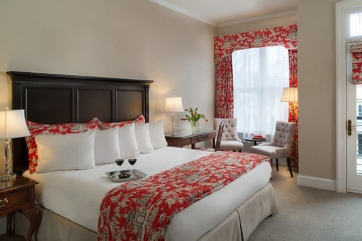 saratoga bed