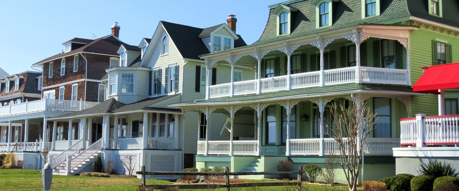 Houses in a neighborhood