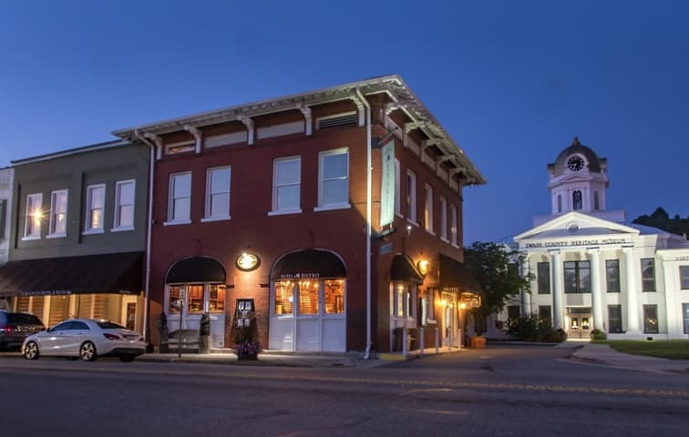 The Everett Hotel