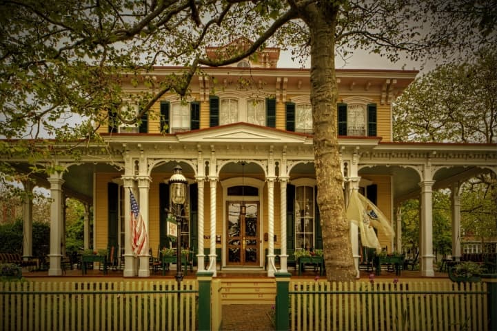 The Mainstay Inn & Cottage