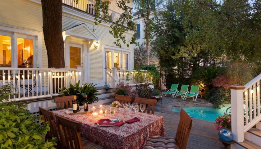 Azalea Inn & Villas