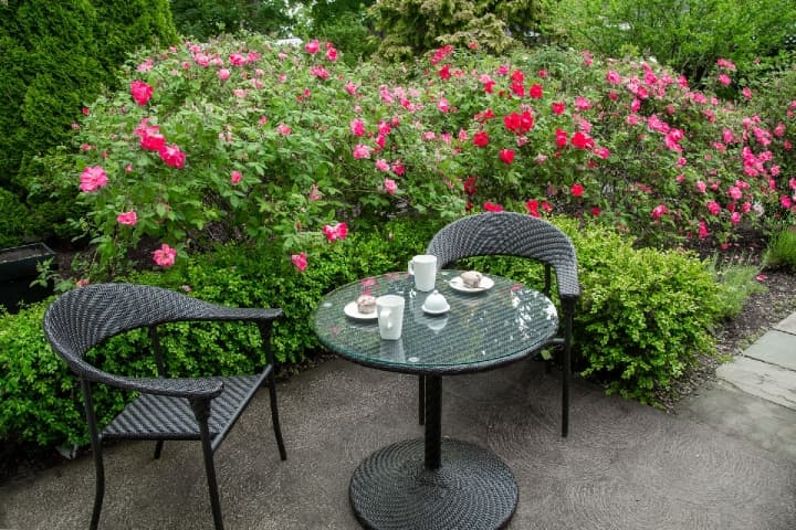 paltinum pebble room 7 patio