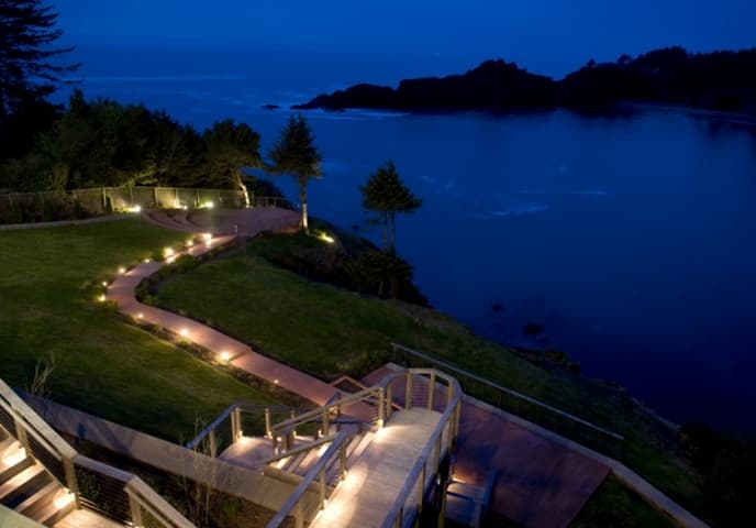 Whale Cove Inn Cove at Dusk
