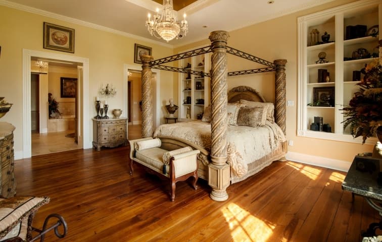 Belle Air Mansion Master Bedroom