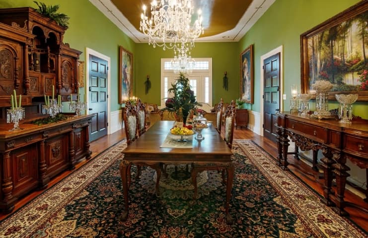 Belle Air Mansion Green Foyer