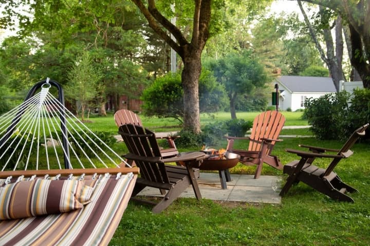 Brampton Inn outdoor firepit
