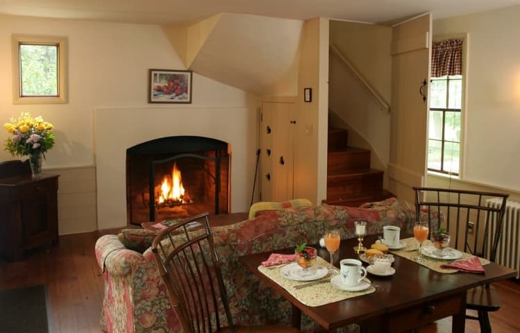 Fairy-Hill-Suite2-Fireplace