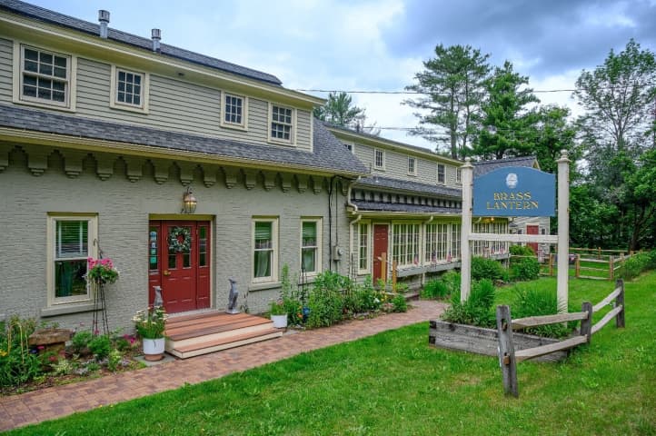 Brass Lantern Inn