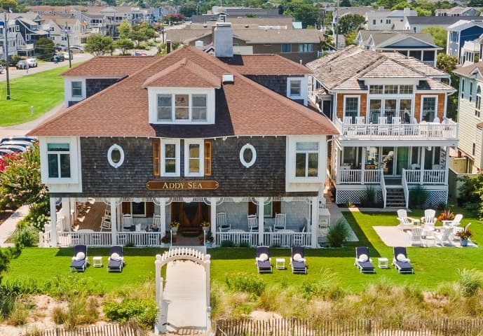 Addy Sea Historic Oceanfront Inn