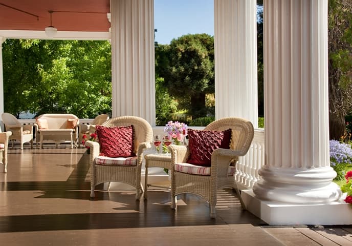 Churchill Manor