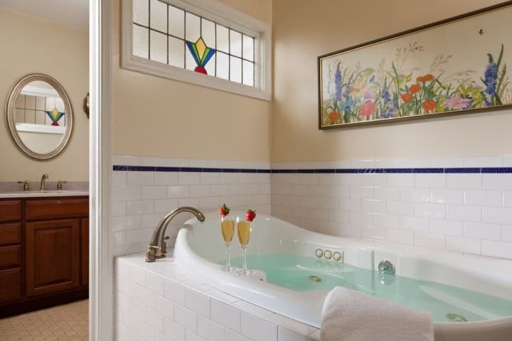 cornerstone-bathtub