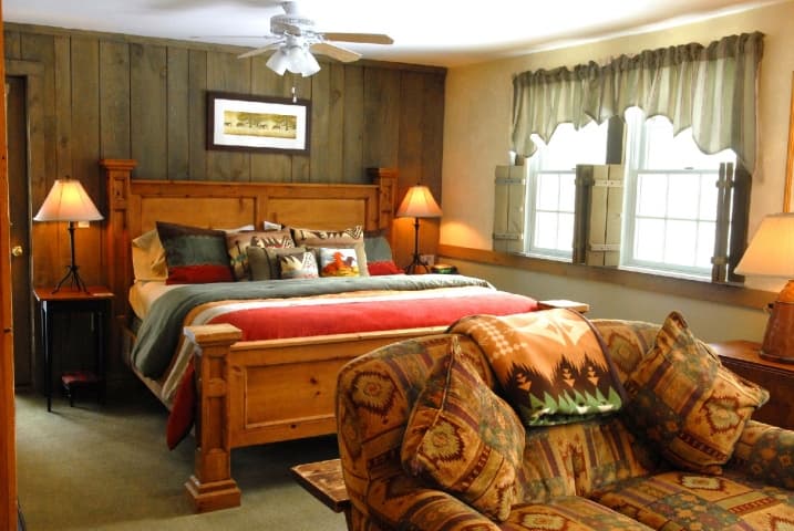 western decor room