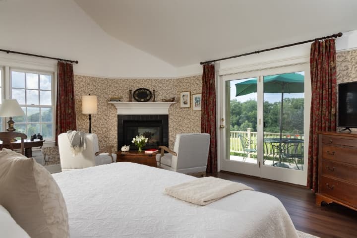 Chesterfield Inn