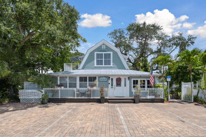 SeaGlass Inn Bed & Breakfast