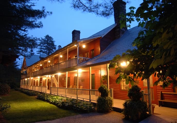 Glen-Ella Springs Hotel & Restaurant