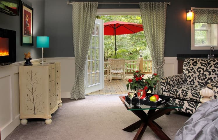 Heartstone Inn & Cottages