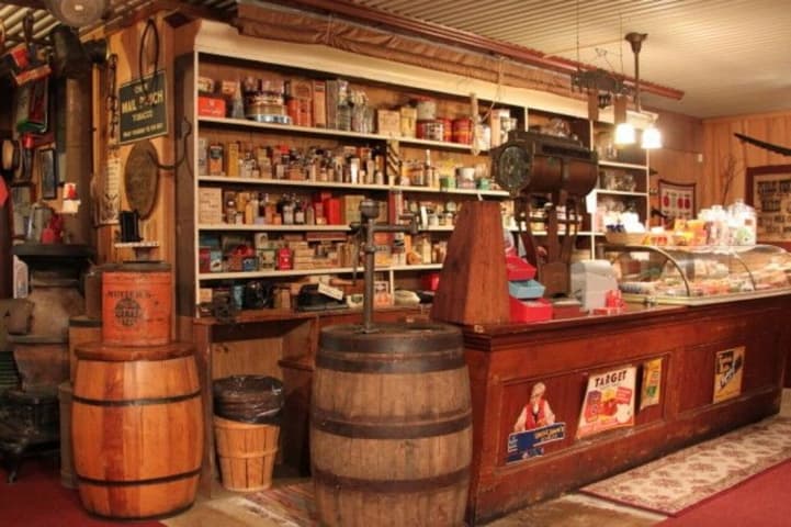 Hickory Bridge Farm Restaurant ~ Bed & Breakfast