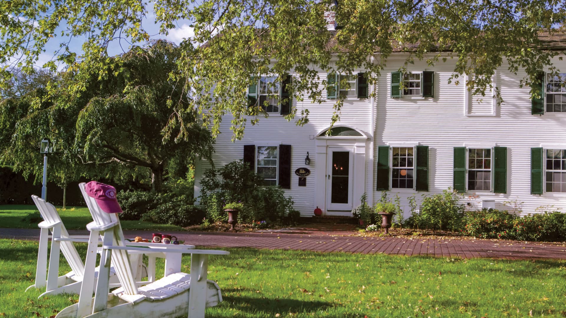 Captain's House Inn is a coastal property in Chatham, Massachusetts on Cape Cod.