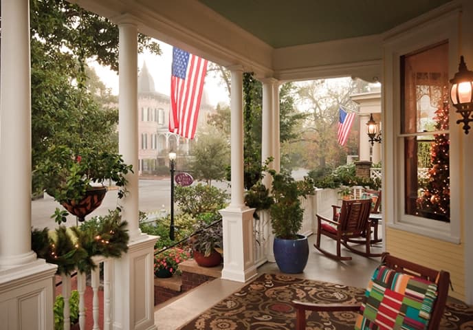 Azalea Inn & Villas