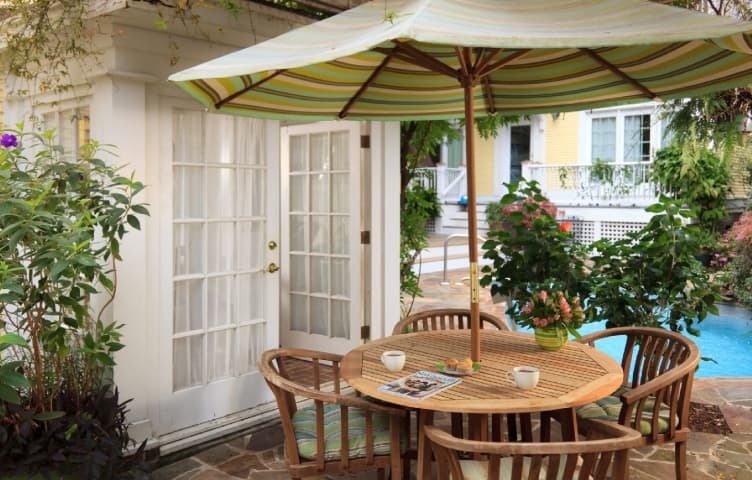 Azalea Inn & Villas