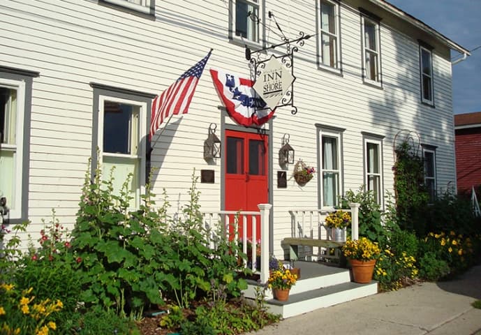 Blacksmith Inn On the Shore