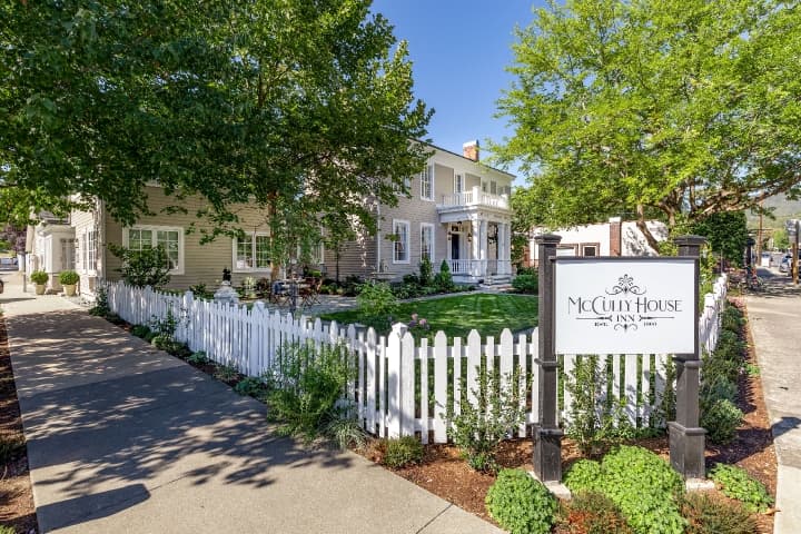 McCully House Inn