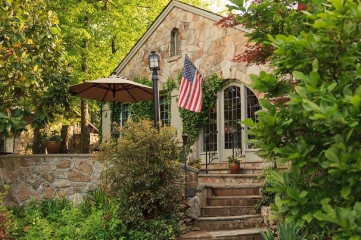 Chanticleer Inn Bed and Breakfast