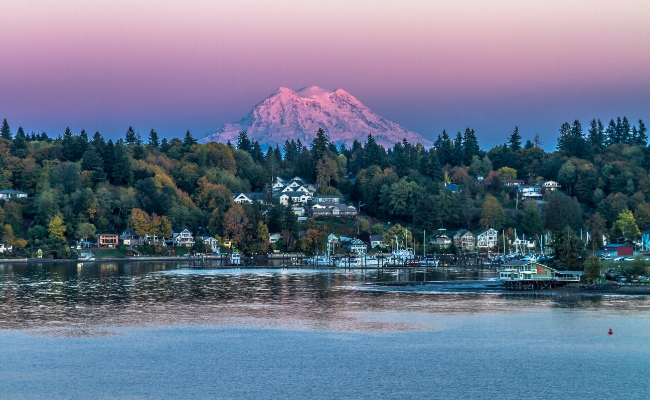 view of lake and mountain on the Washington Coast