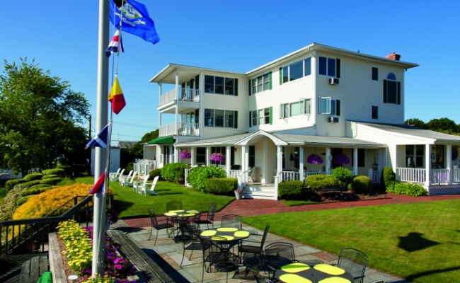 Inn At Harbor Hill Marina - Niantic, CT | Select Registry