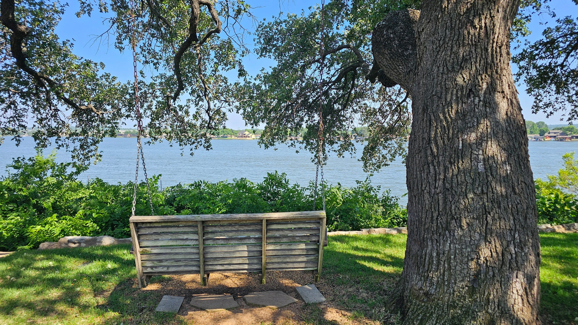 Guests at the Inn on Lake Granbury can find plenty of tranquil spaces to enjoy the inn's scenic lakefront location.