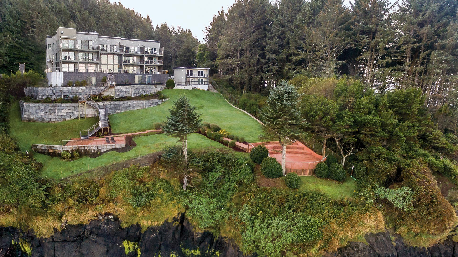 Whale Cove Inn is a coastal property in Depoe Bay, Oregon that is great for whale watching.