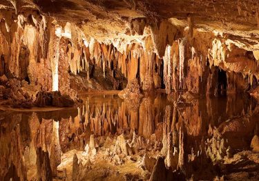 luray caverns stalactites and stalagmites