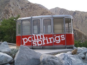 800px-Palm_Springs_1963_Tram_Car_05.05.2007-300x225.jpg