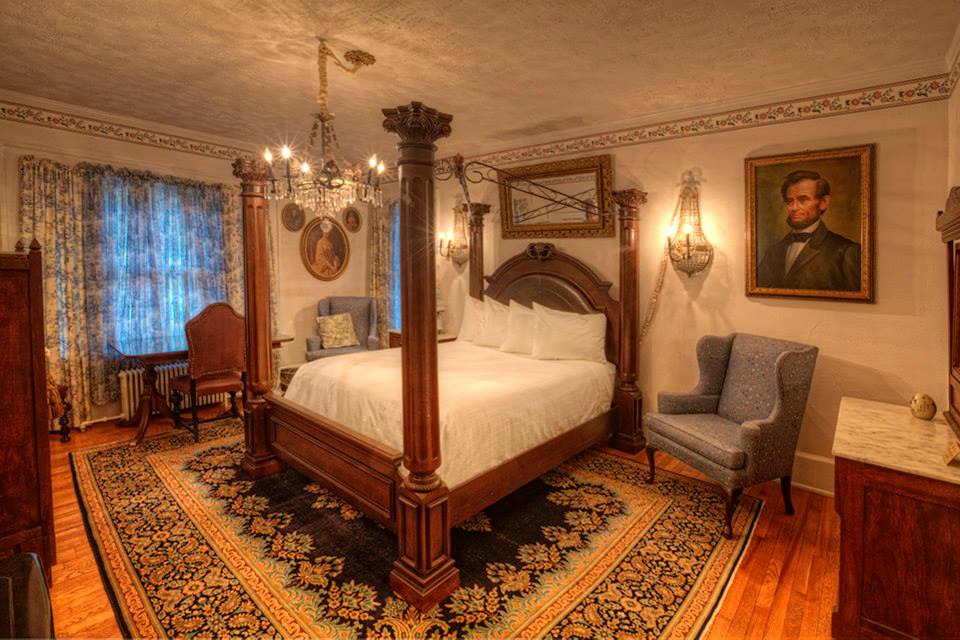 Bluefield Inn bedroom