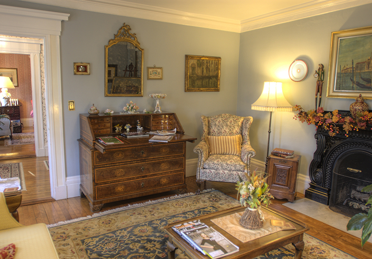 4-Camden_Maine_Stay_Inn_06_-_Living_room_-_Interior