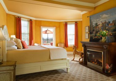 L'auberge provencale bedroom with fireplace