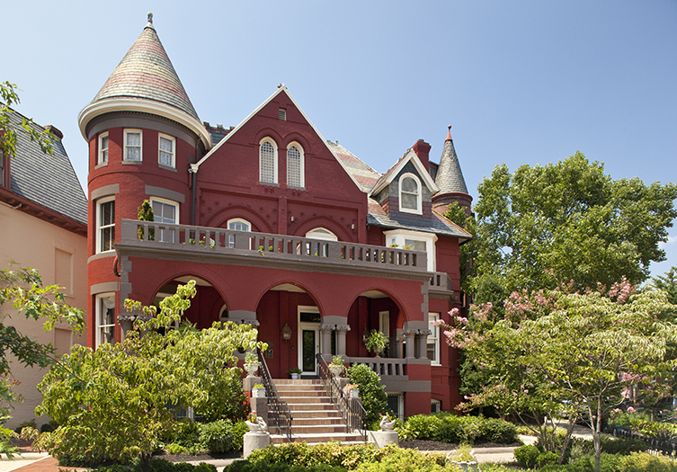 Swann House bed and breakfast exterior