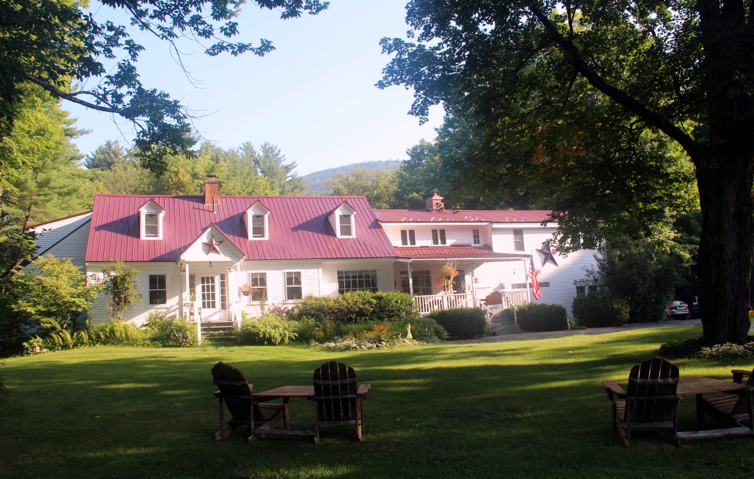 The Buttonwood Inn on Mt. Surprise The Buttonwood Inn on Mt. Surprise