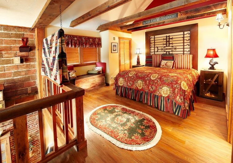 Intimate Roost Luxury Suite