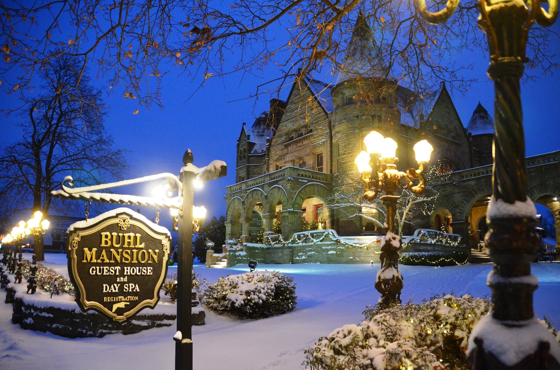 Buhl Mansion Guesthouse & Spa Spring Scene