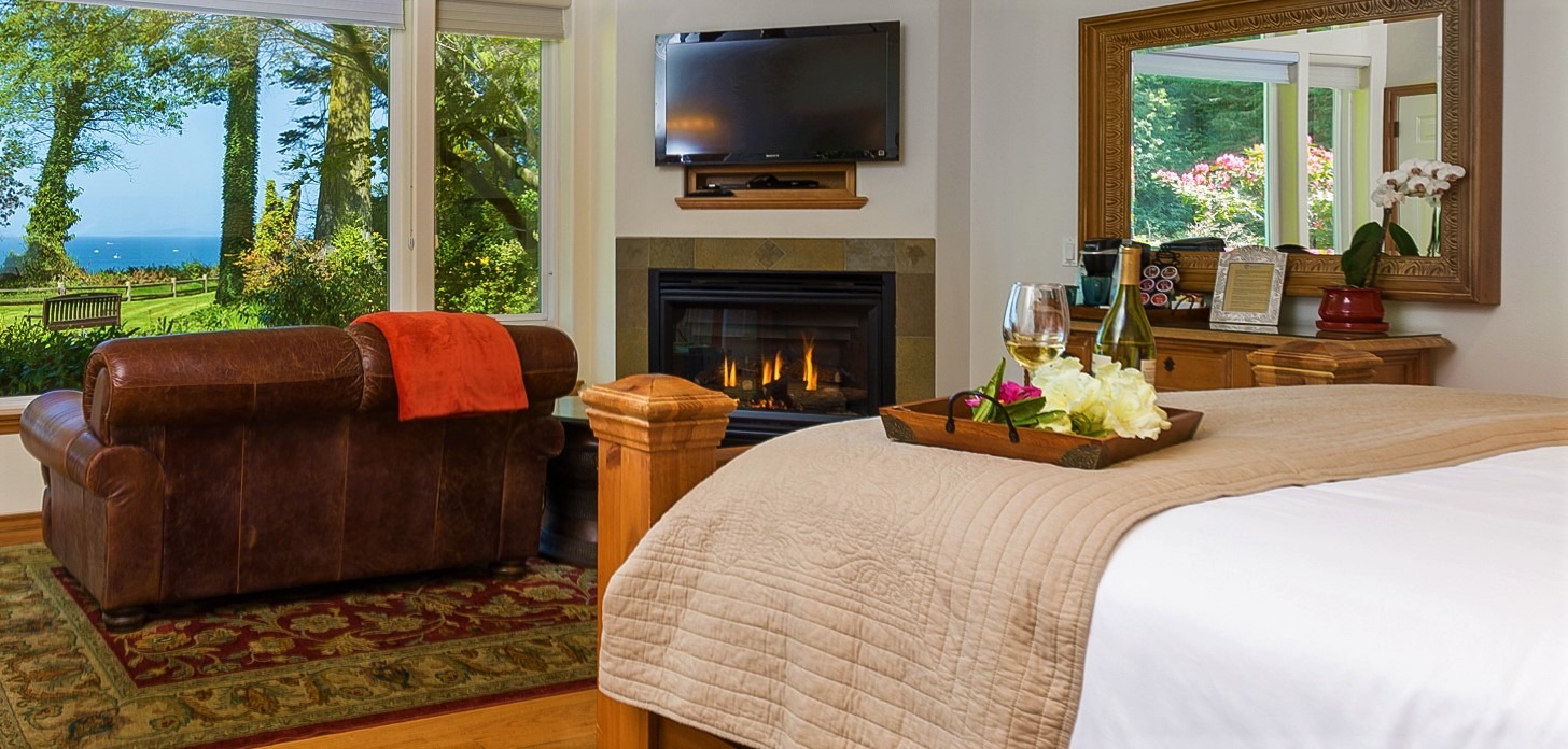 suite with fireplace