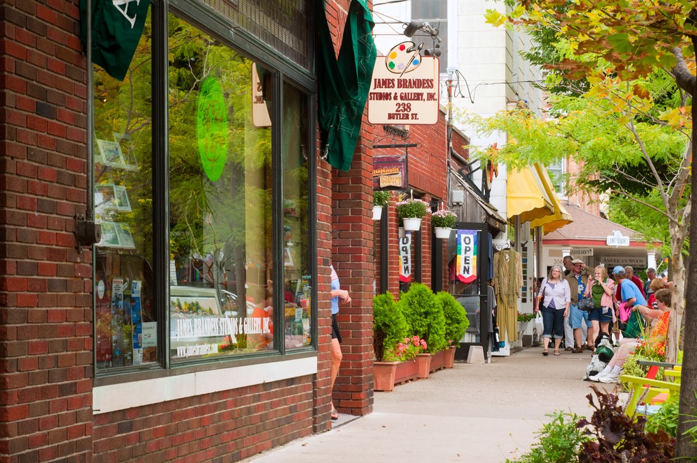 Explore charming beach towns while visiting the best beaches in Michigan