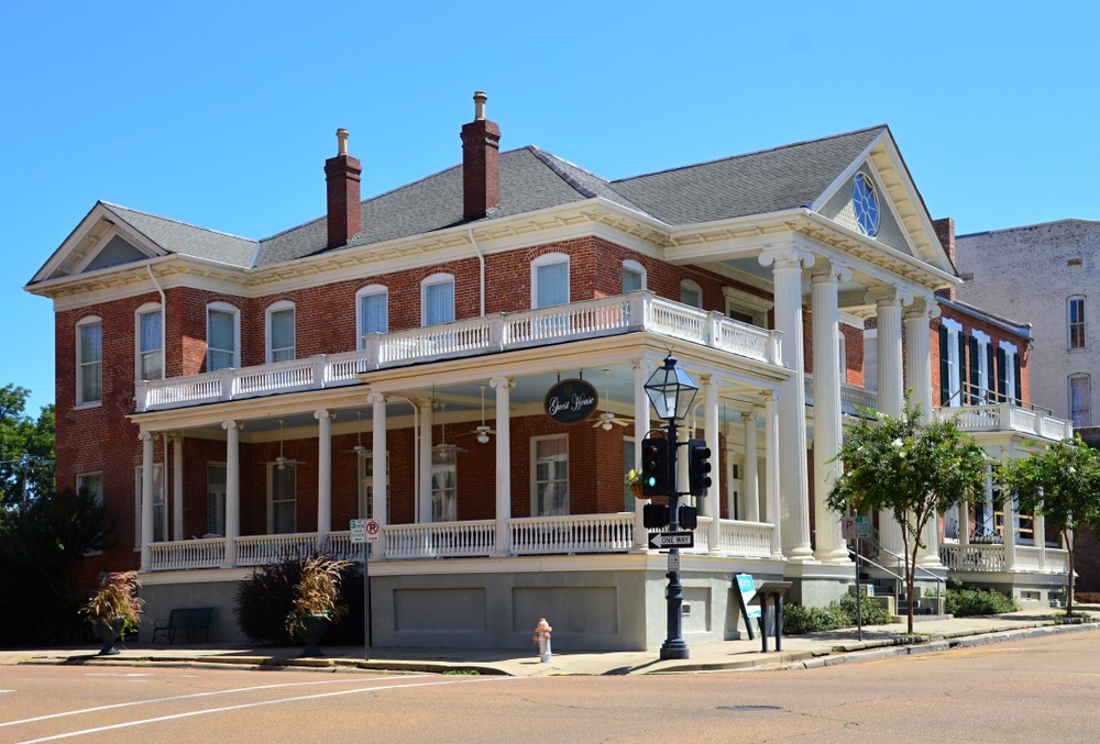 After exploring the Natchez Trace Parkway, visit the historic antebellum homes in beautiful Natchez Mississippi