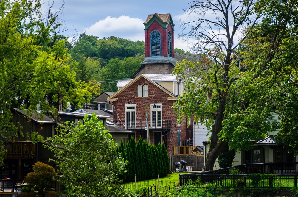 Admiring the historic buildings is one of the best things to do in New Hope PA