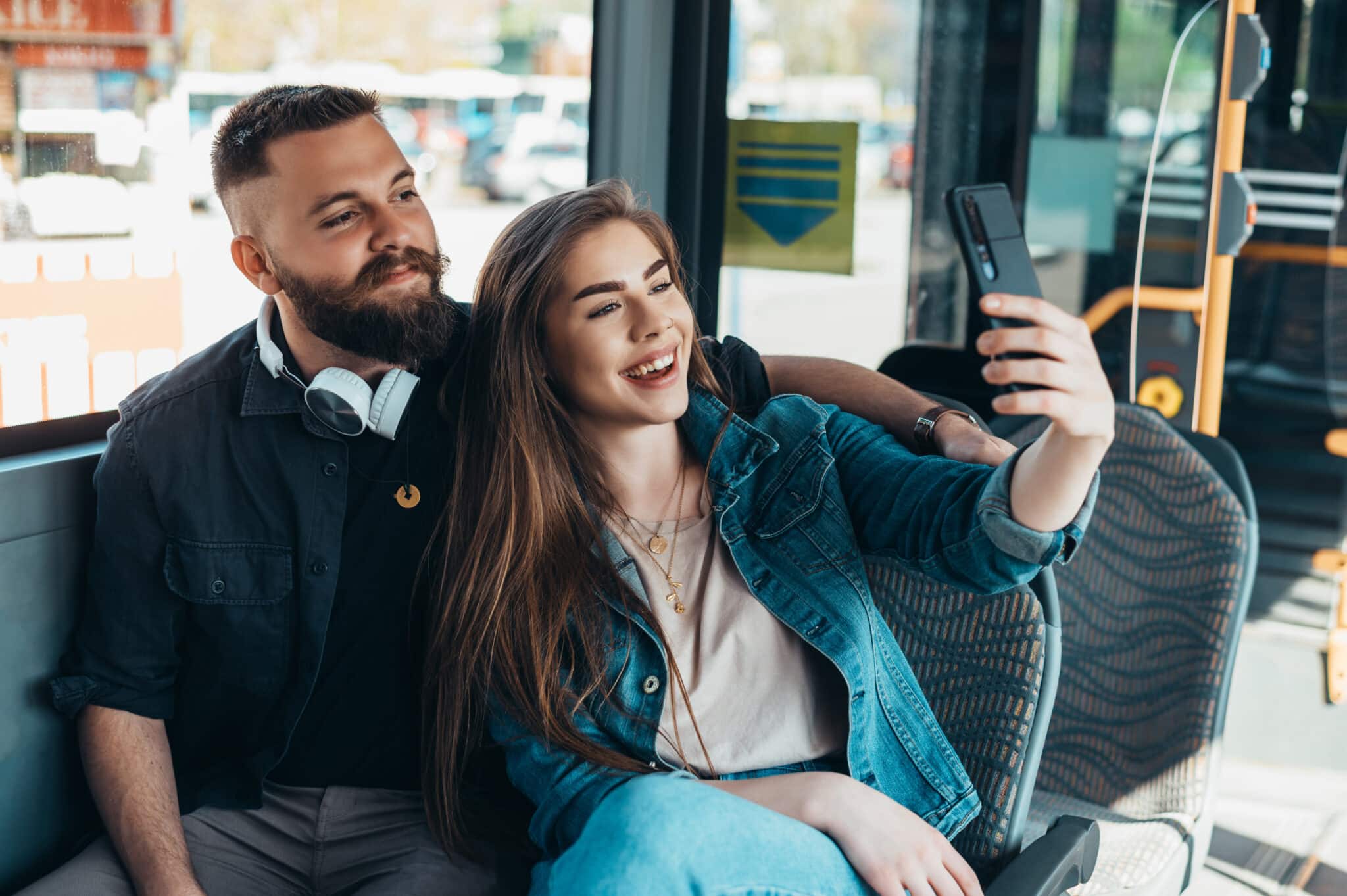 couple on tour bus