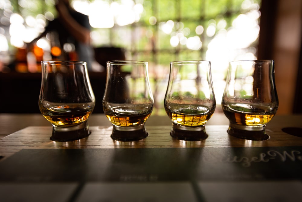 Sample bourbon flights at the best Kentucky Bourbon Distilleries